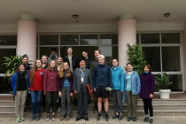 Đoàn giáo viên và học sinh Mỹ lao động tình nguyện tại Làng Hữu Nghị trong mùa dịch Covid - 19