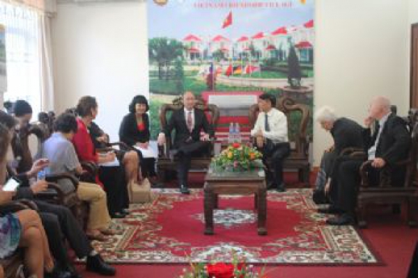 Bộ trưởng - Thủ hiến Chính phủ Cộng đồng người Bỉ nói tiếng Pháp Rudy DEMOTTE thăm Làng Hữu Nghị Việt Nam - Hội cựu chiến binh Việt Nam